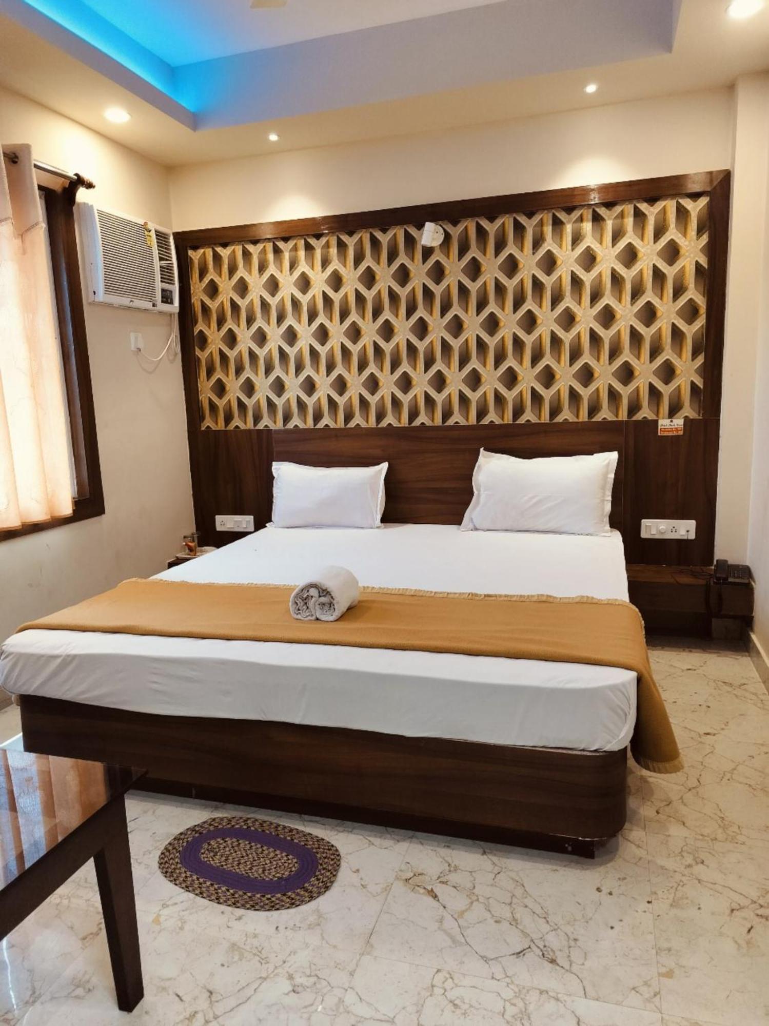 Hotel Park View - Lift Facilities- Near Sea Beach Best Choice Of Travellers By Morservices بوري المظهر الخارجي الصورة